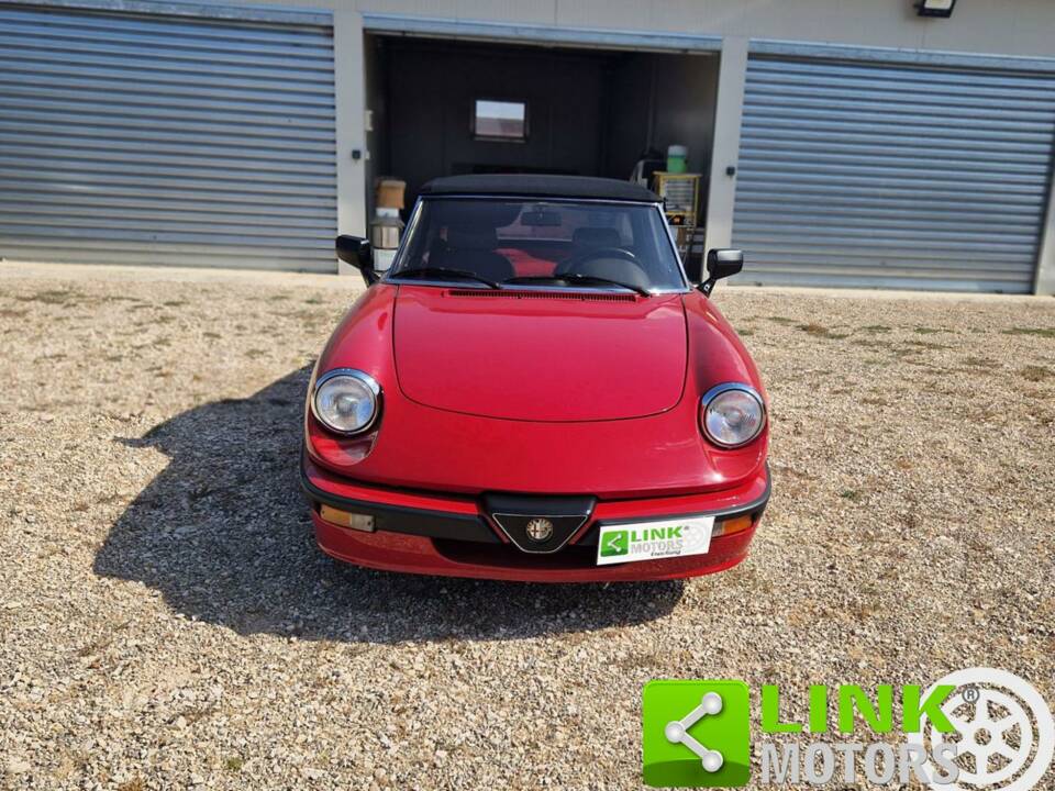 Immagine 3/10 di Alfa Romeo 2.0 Spider (1988)