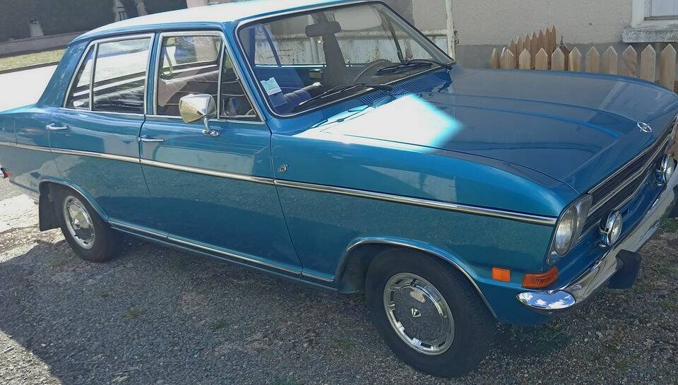 Imagen 4/8 de Opel Kadett 1,1 (1973)