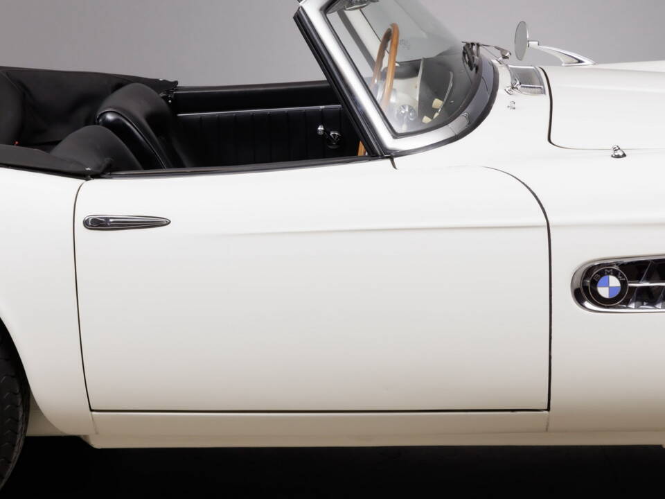 Image 14/43 of BMW 507 (1959)