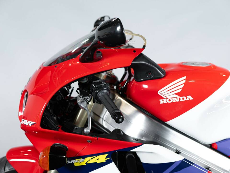 Image 12/42 de Honda RVF 750 (1994)