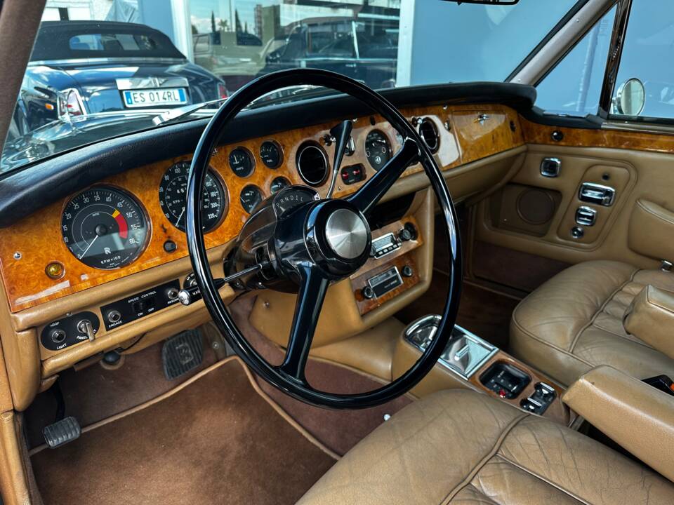 Imagen 10/17 de Rolls-Royce Corniche I (1973)