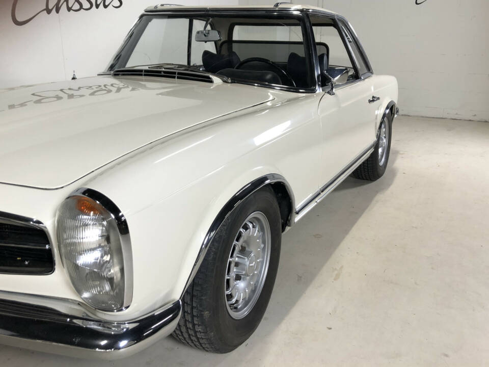 Image 15/25 of Mercedes-Benz 280 SL (1969)