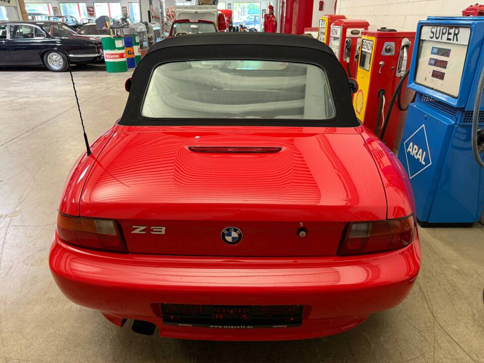 Bild 13/17 von BMW Z3 Roadster 1,8 (1997)