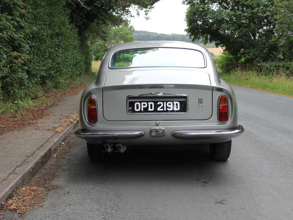 Imagen 5/18 de Aston Martin DB 6 (1966)