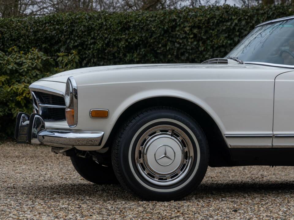 Bild 17/50 von Mercedes-Benz 280 SL (1970)