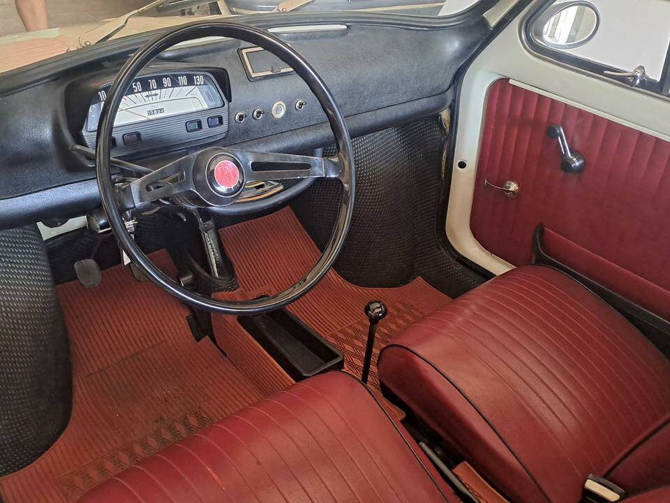 Image 18/31 of FIAT 500 L (1972)