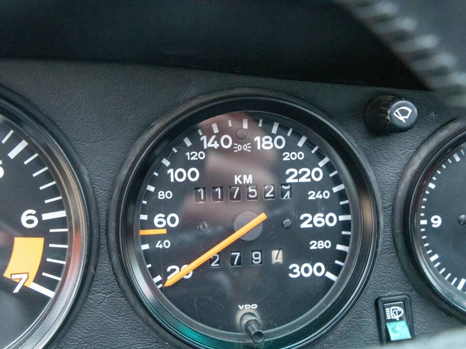 Bild 41/50 von Porsche 911 Carrera 3.2 (1988)