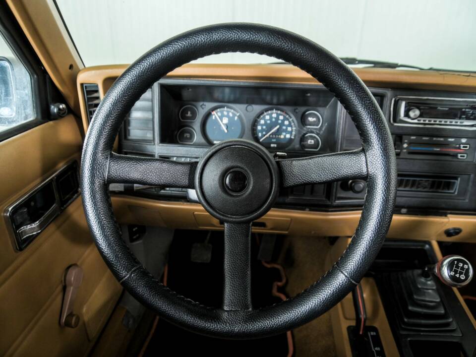 Bild 8/50 von Jeep Cherokee 2.8L V6 (1986)