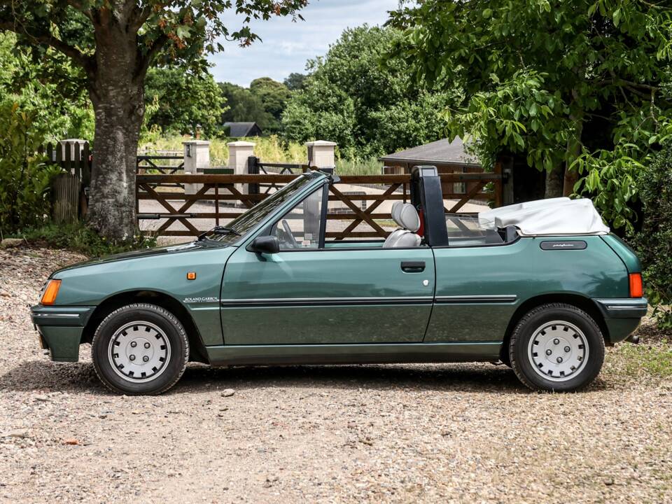 Image 2/31 of Peugeot 205 Roland Garros (1990)
