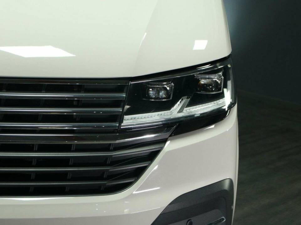 Image 41/50 of Volkswagen T6 Multivan 2.0 TDI (2020)