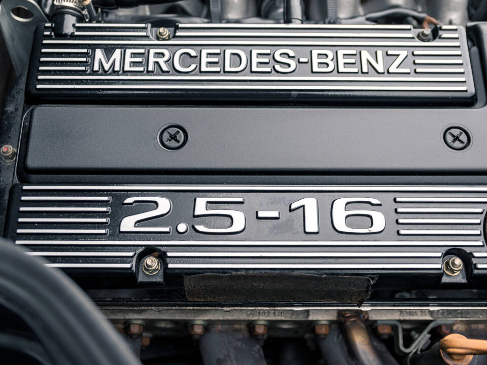 Imagen 48/51 de Mercedes-Benz 190 E 2.5-16 Evolution II (1991)