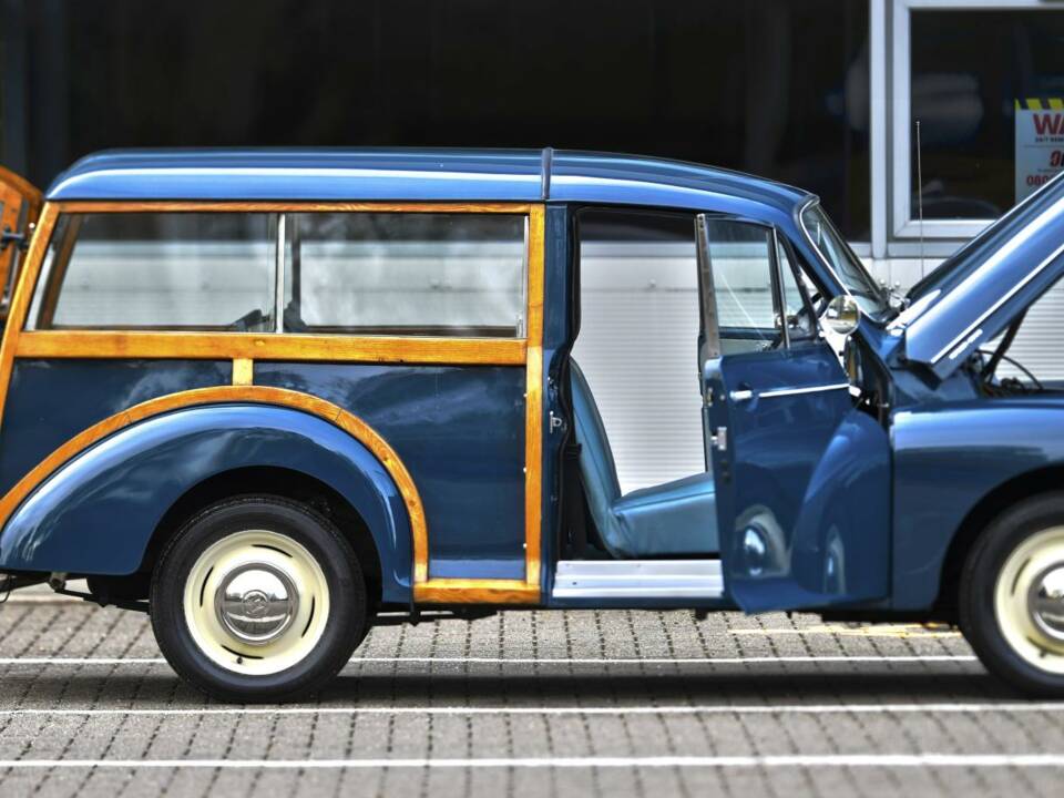 Image 16/50 of Morris Minor 1000 Traveller (1969)