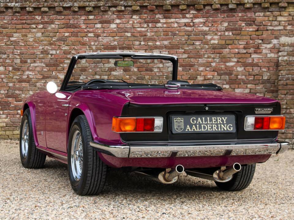 Bild 2/50 von Triumph TR 6 (1974)