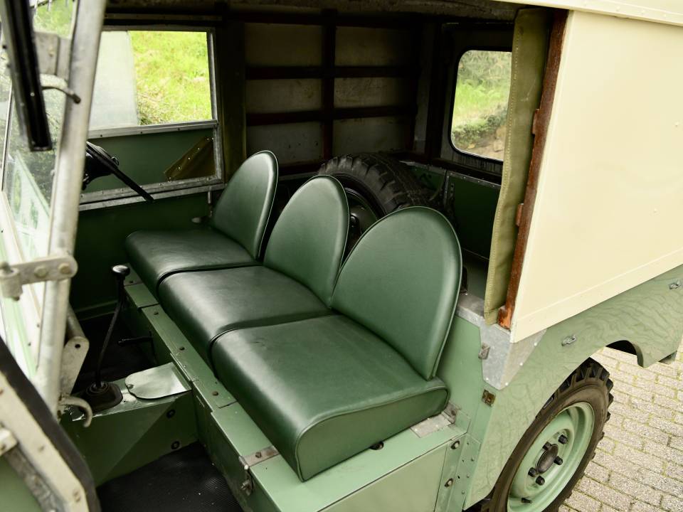 Image 24/44 of Land Rover 80 (1949)