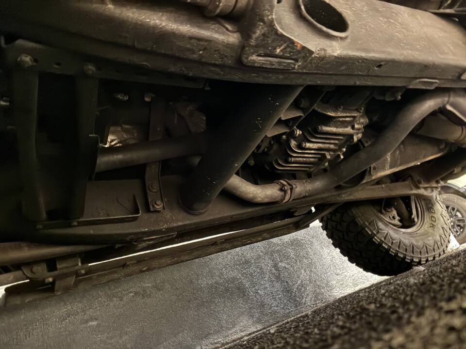 Immagine 20/23 di Mercedes-Benz 230 GE (SWB) (1987)