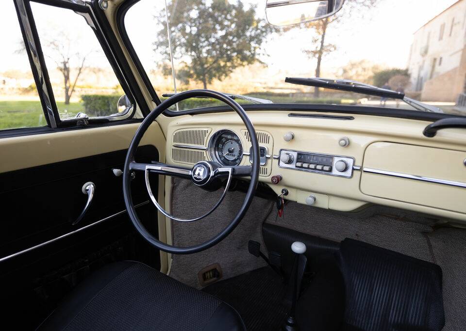 Image 2/8 de Volkswagen Coccinelle 1300 (1966)