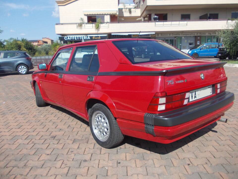 Image 3/51 of Alfa Romeo 75 1.8 Turbo (1991)