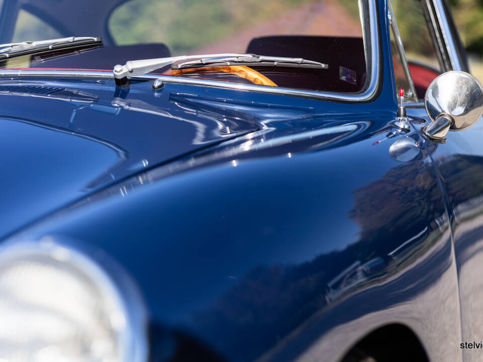 Image 27/57 of Porsche 356 C 1600 SC (1964)