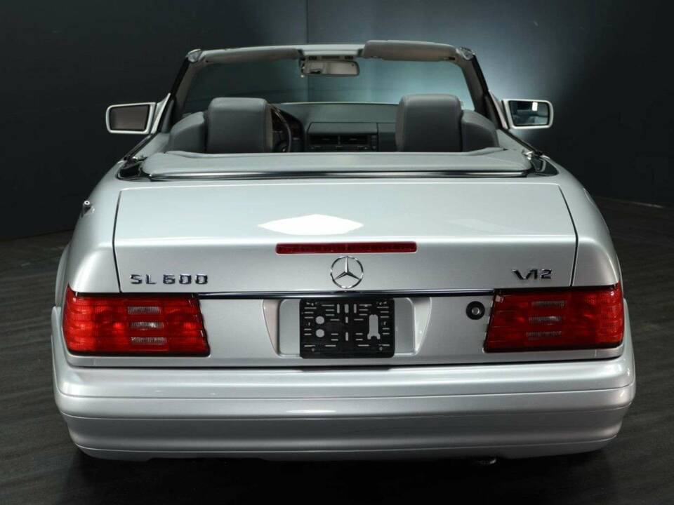 Image 5/30 of Mercedes-Benz SL 600 (1998)