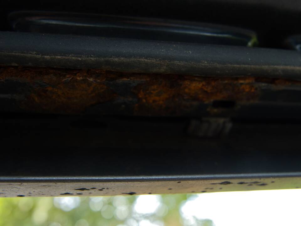 Image 61/63 of Mercedes-Benz 220 E (1993)