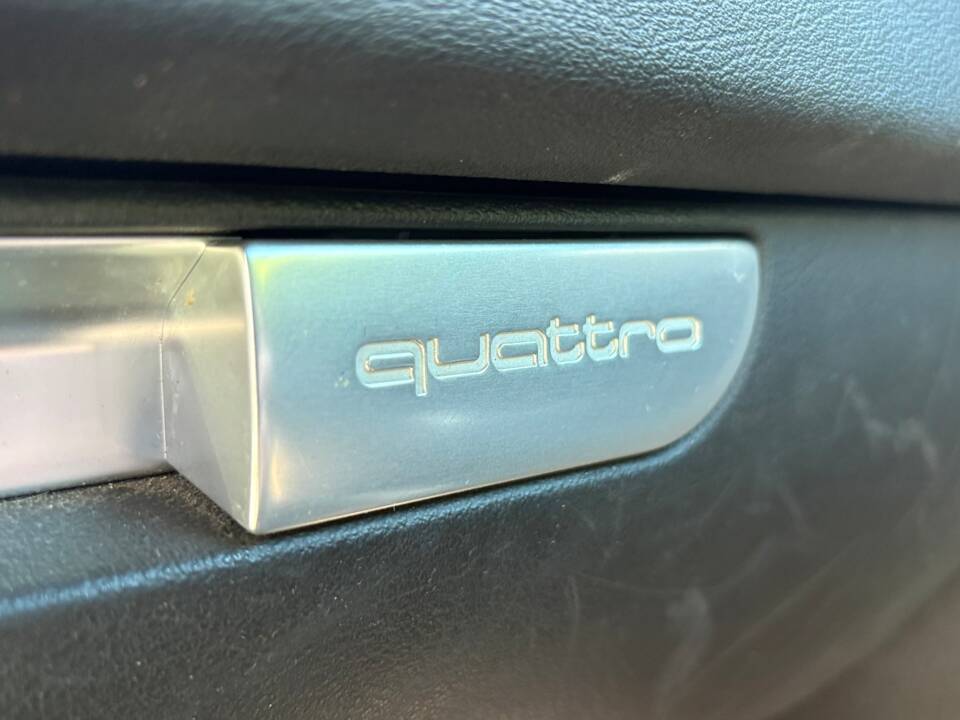 Image 12/25 of Audi TT 3.2 quattro (2004)