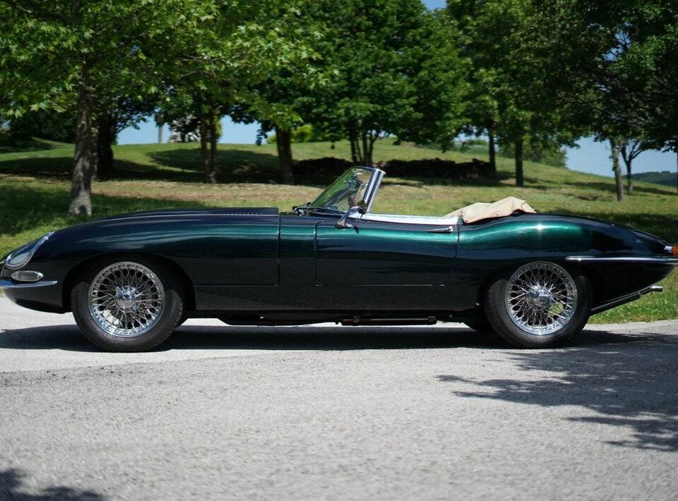 Image 5/8 of Jaguar E-Type "Lightweight" (1963)