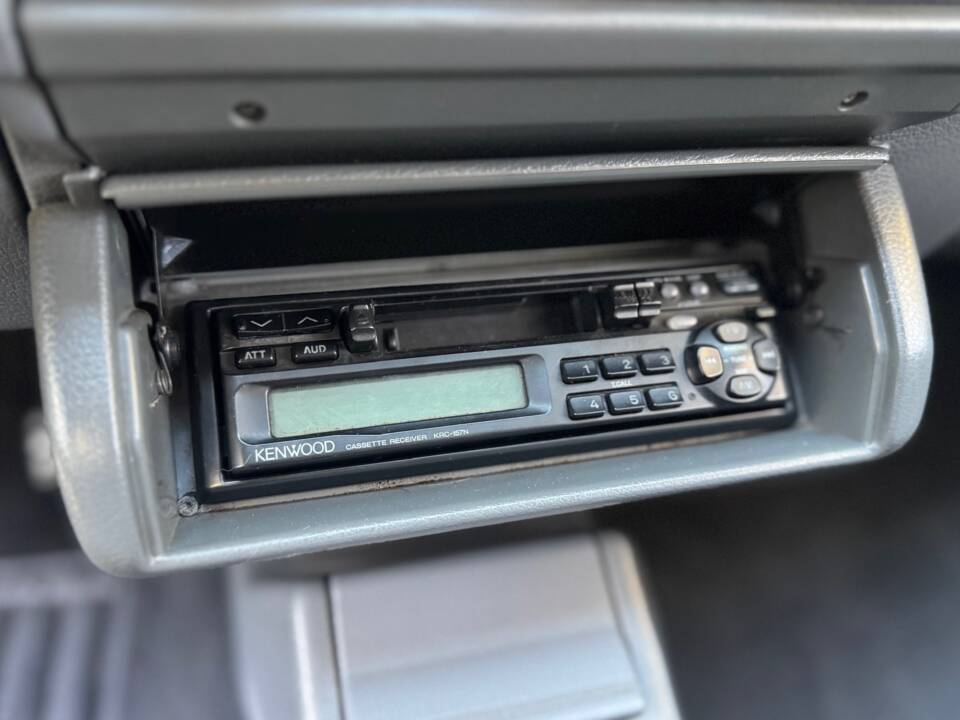 Bild 25/40 von Renault Clio I 1.8 16V (1993)
