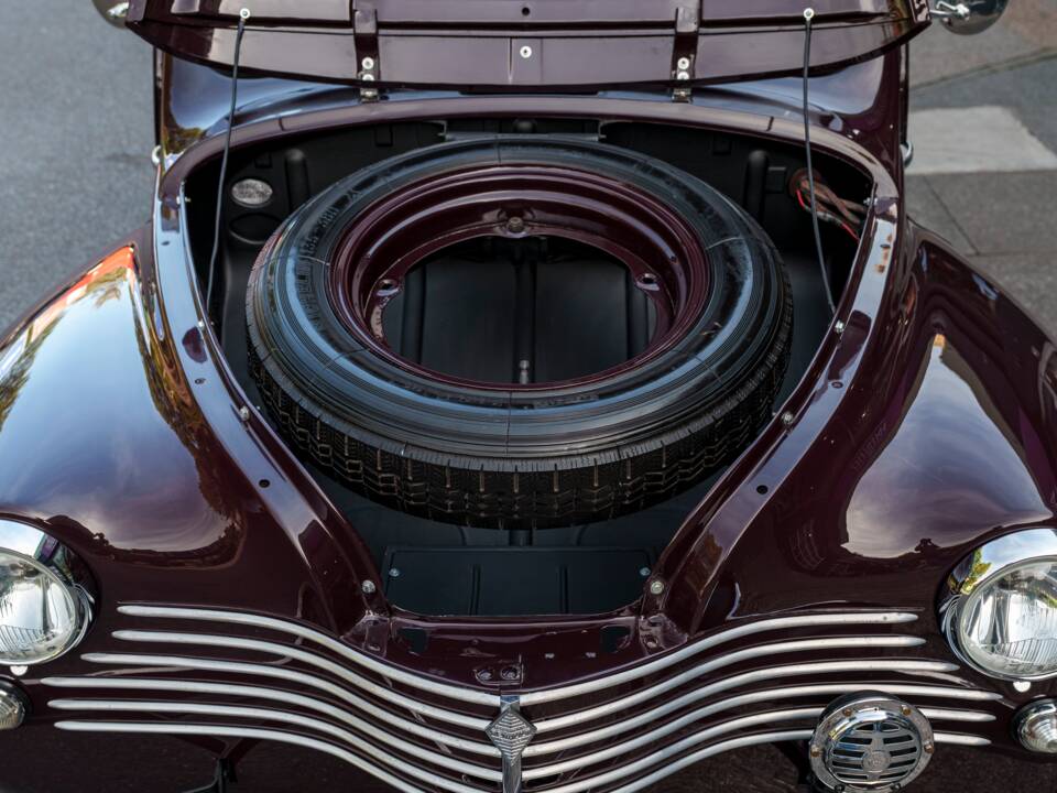 Immagine 31/33 di Renault 4 CV Décapotable (1951)