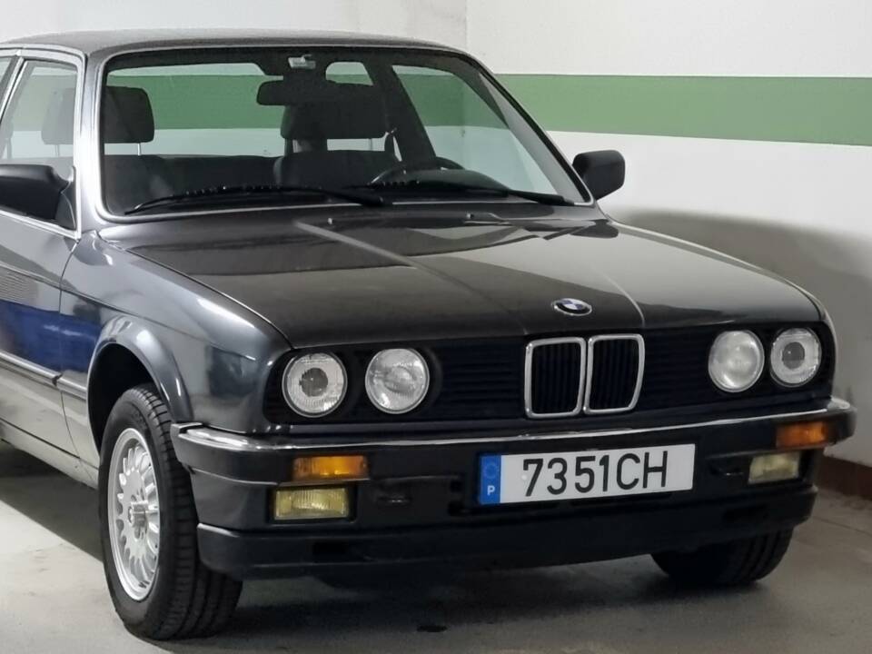 Image 53/100 of BMW 323i (1984)