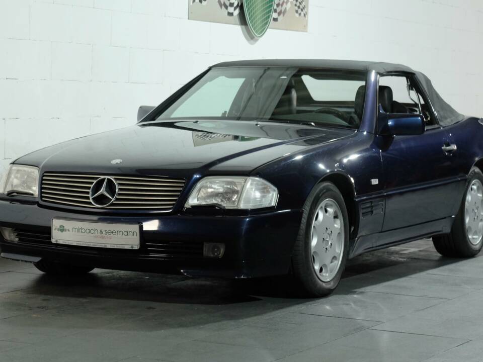 Image 17/33 de Mercedes-Benz 500 SL (1990)