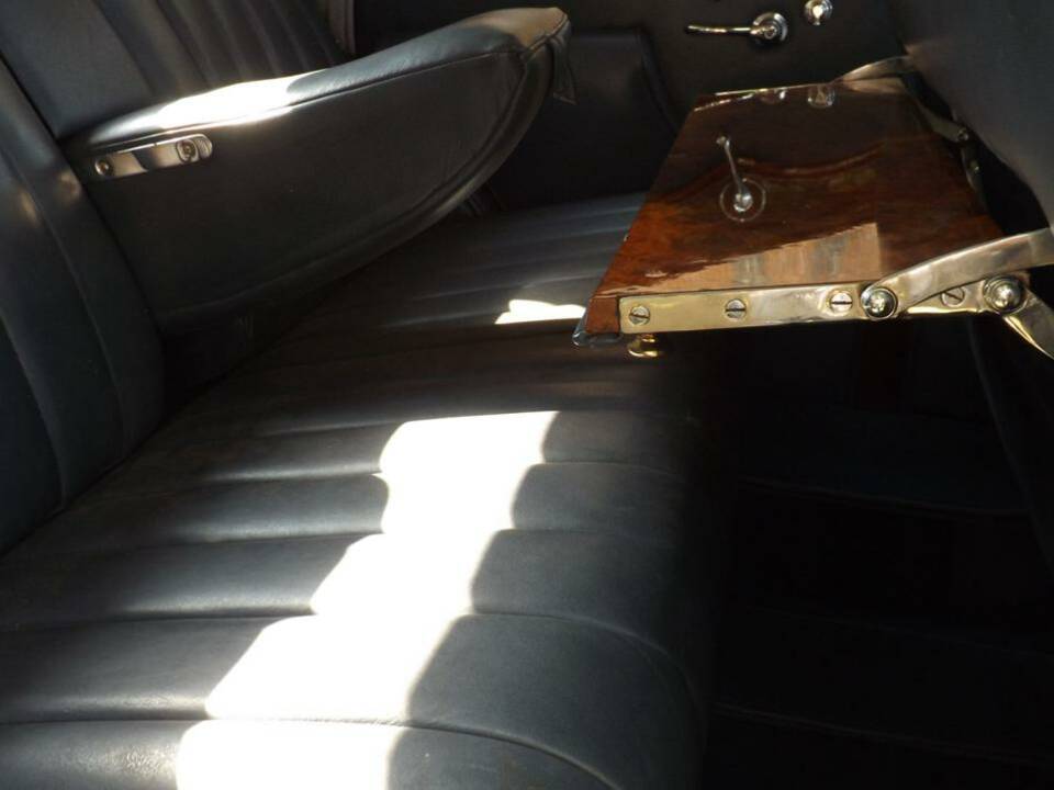 Image 42/50 of Rolls-Royce 20/25 HP Sport Saloon (1934)