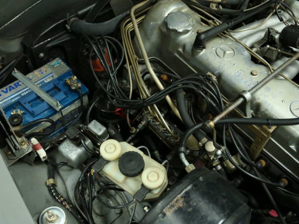 Bild 36/50 von Mercedes-Benz 250 SE (1968)