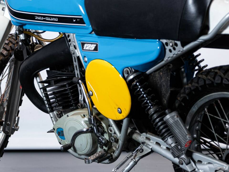 Image 18/50 de KTM DUMMY (1978)