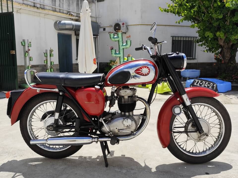 Image 32/51 of BSA B 44 (1966)