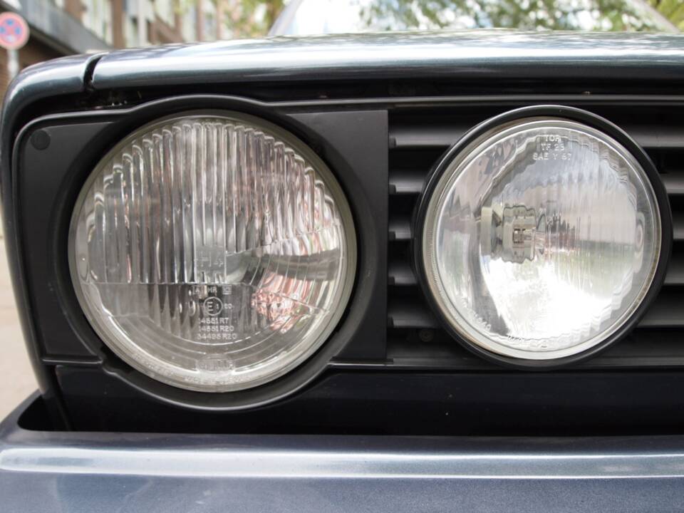 Image 61/148 of Volkswagen Golf Mk I Convertible 1.6 (1988)