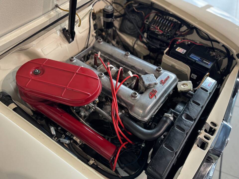 Image 20/47 of Alfa Romeo Giulia 1600 TI (1963)