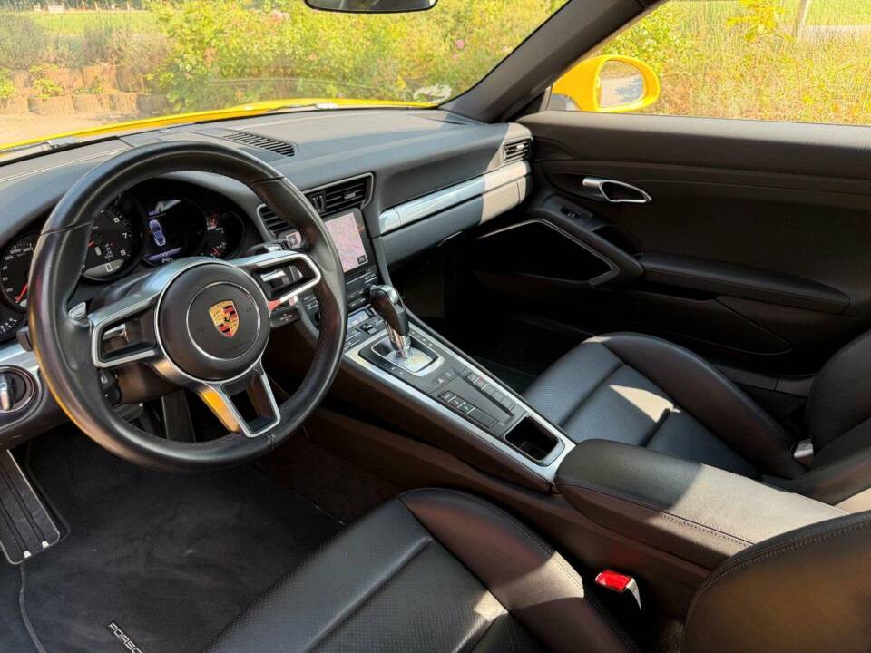 Image 15/27 of Porsche 911 Carrera (2018)