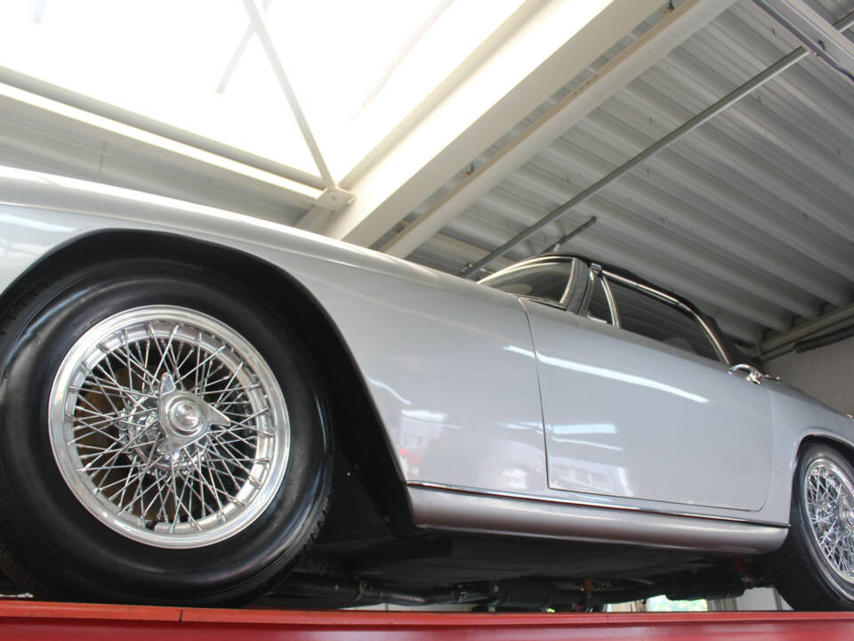 Image 49/50 of Maserati Mistral 3700 Spyder (1965)