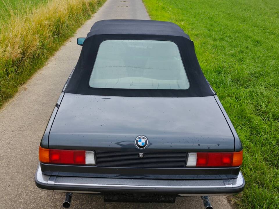 Bild 17/21 von BMW 323i (1982)