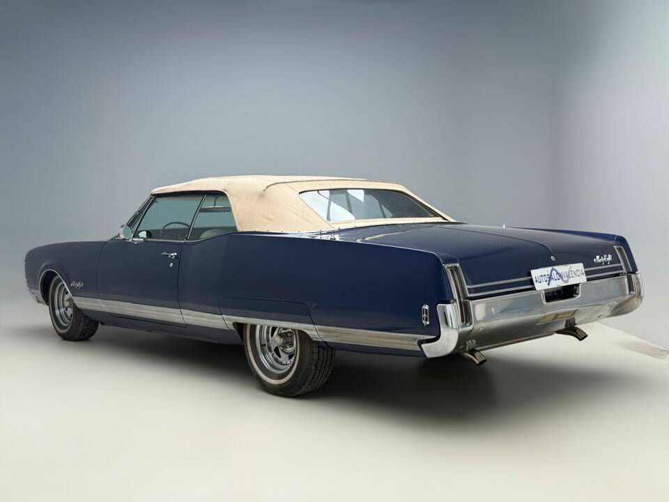 Image 10/23 of Oldsmobile Ninety-Eight (1968)