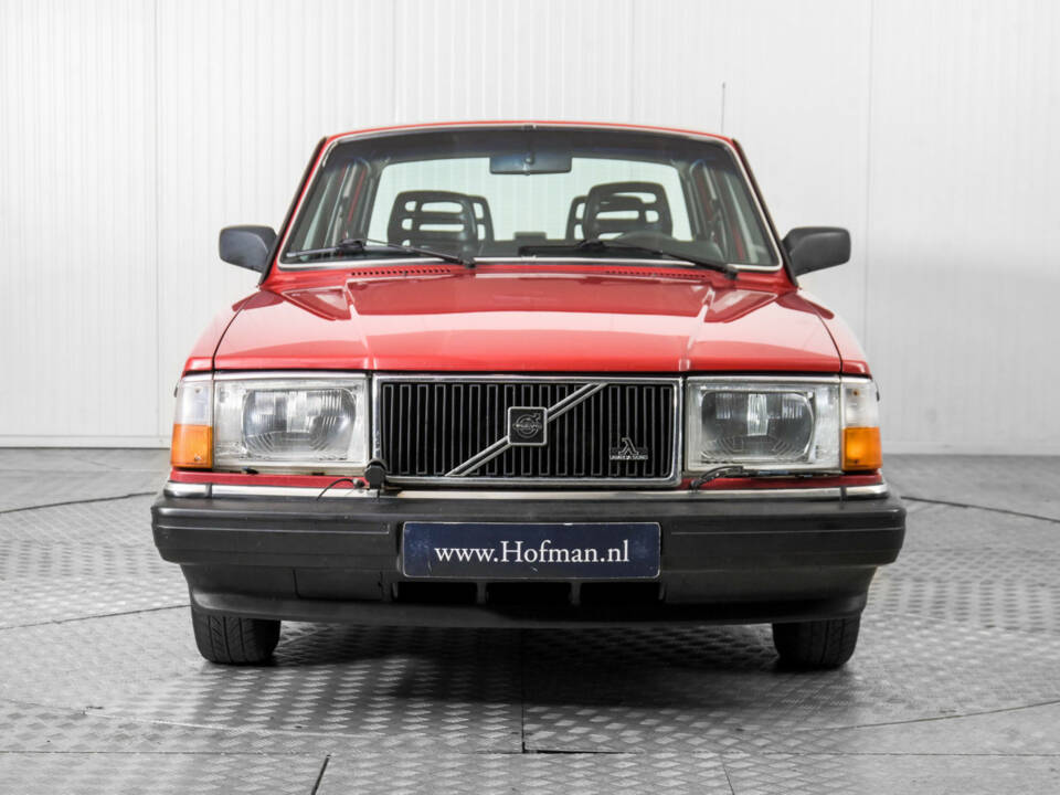 Image 14/50 of Volvo 240 (1987)