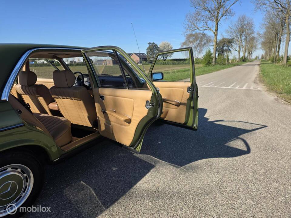 Imagen 18/50 de Mercedes-Benz 200 D (1982)