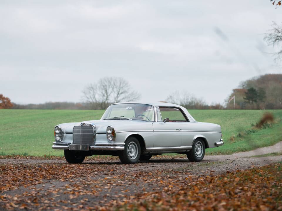 Bild 13/40 von Mercedes-Benz 300 SE (1965)