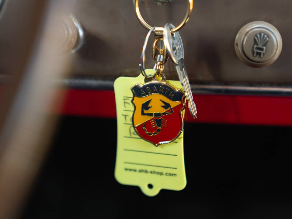 Bild 40/43 von FIAT 500 C Furgonato (1950)