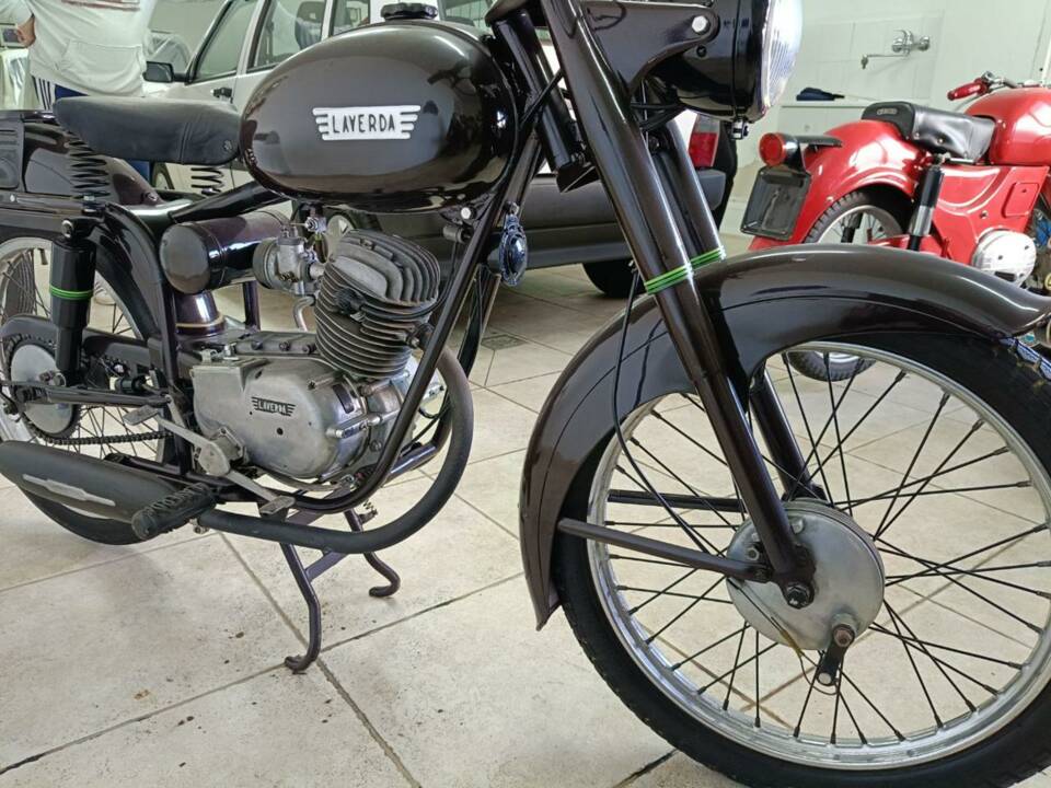 Image 12/32 de Laverda 75 Sport (1954)