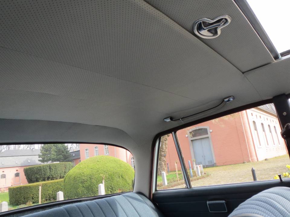 Imagen 13/25 de Mercedes-Benz 200 D (1966)