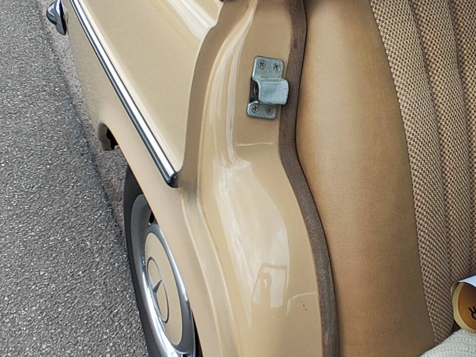 Bild 36/59 von Mercedes-Benz 230&#x2F;4 (1974)