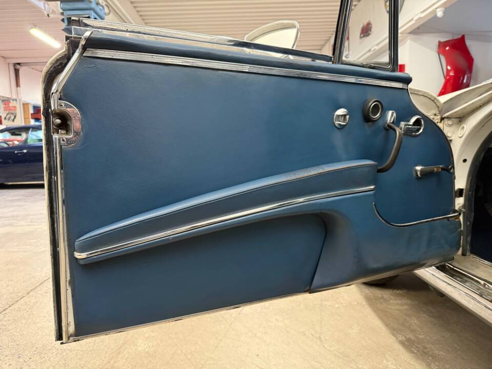 Image 6/18 of Mercedes-Benz 250 CE (1968)