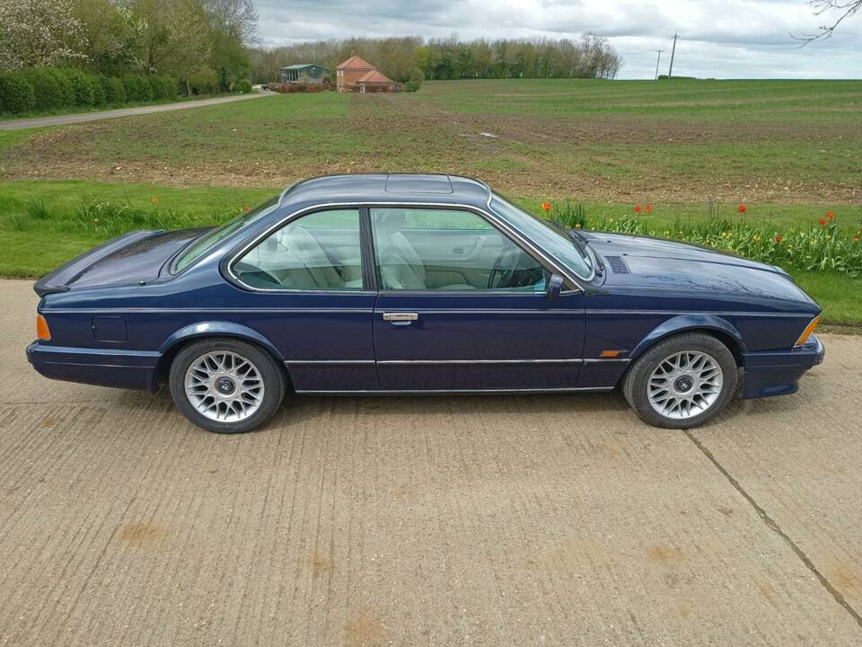 Image 13/21 de BMW 635 CSi (1988)