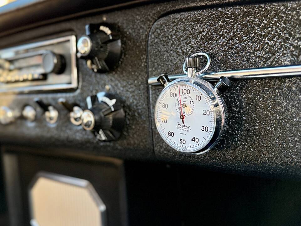 Bild 18/21 von MG MGC GT (1968)